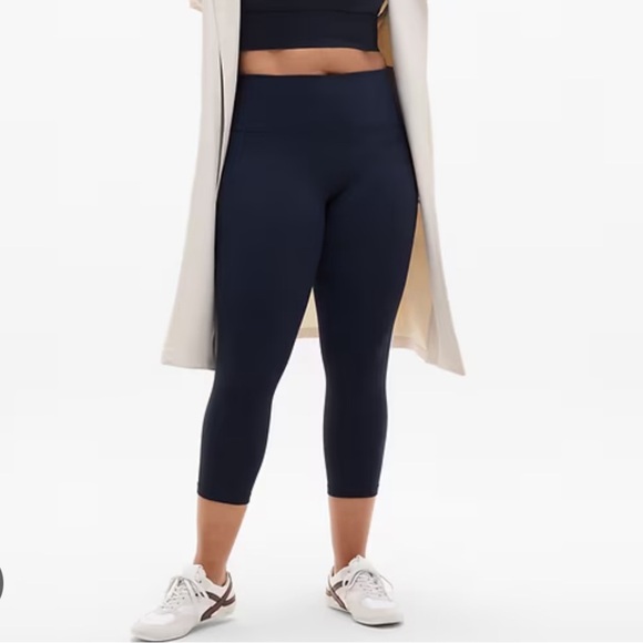 Athleta Navy Blue Salutation Stash High Rise Capri - Picture 1 of 6